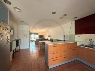 Casa adossada a La Maurina. Amplia casa adosada en la maurina – 293 m², con garaje, ascensor