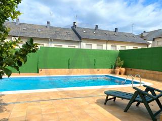 Maison à Viladecavalls. Gran patio con piscina privada
