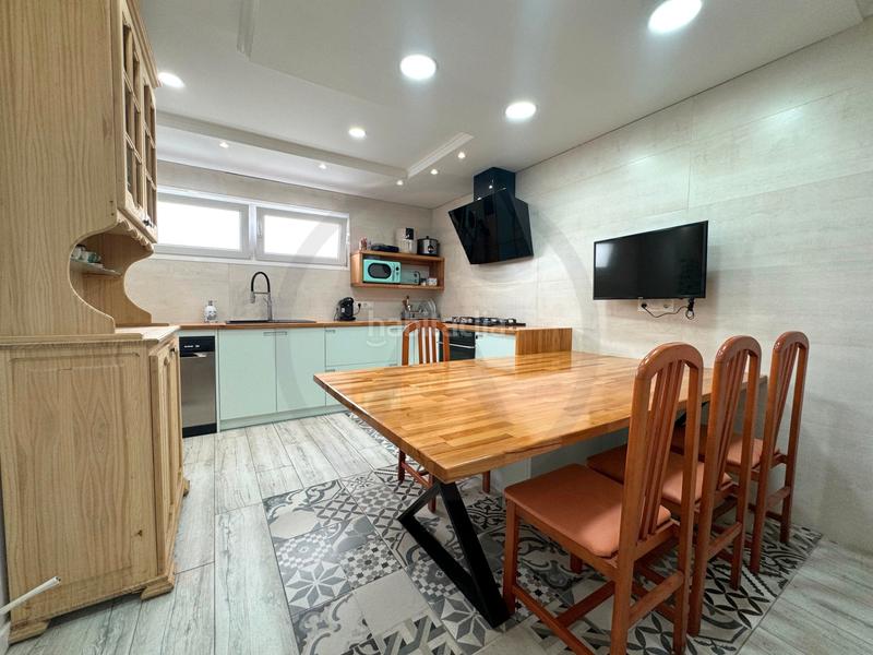 Foto 60295660-5c3d-4595-bd73-3b34fa4f7c38. Casa a schiera con riscaldamento parcheggio in Sant Pere Nord Terrassa