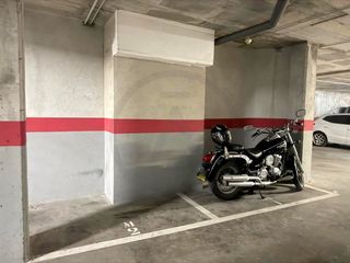 Aparcament de moto a Plaça Catalunya - Escola Industrial