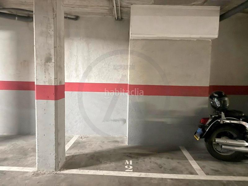 Foto 68a76ee6-bfd9-4ff8-b1dc-b69a48d55e0b. Parking moto en Plaça Catalunya - Escola Industrial Terrassa