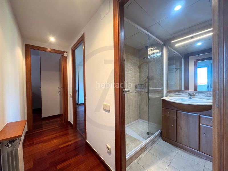 Foto b3ffdb43-7dc4-4462-a571-f23260e23f80. Etagenwohnung mit heizung in Barri del Centre Terrassa