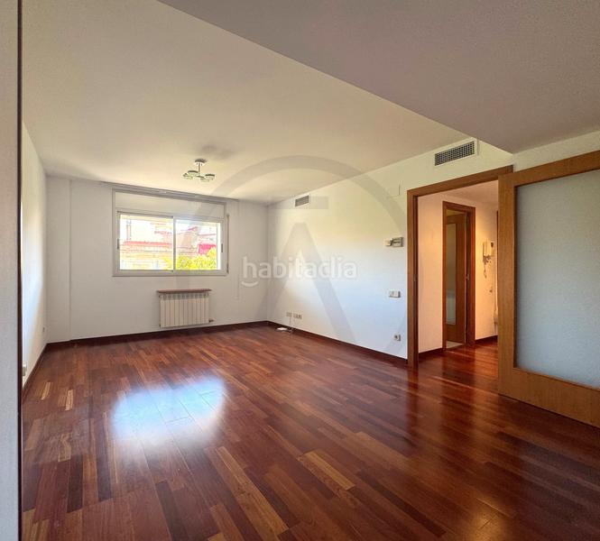 Foto d0dc8eca-9563-4e1c-a195-de4bd0d703e3. Etagenwohnung mit heizung in Barri del Centre Terrassa
