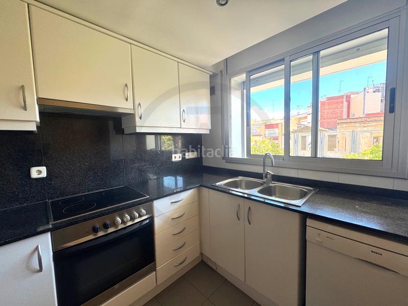 Foto 32f42d8a-3fed-4073-bb4f-23c77786b722. Flat with heating in Barri del Centre Terrassa