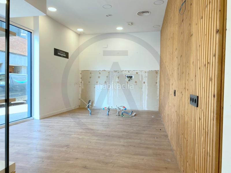 Foto b222aaba-5b00-489c-8d64-088d3e78f887. Location local commercial dans carrer de la cisterna 31 dans Terrassa