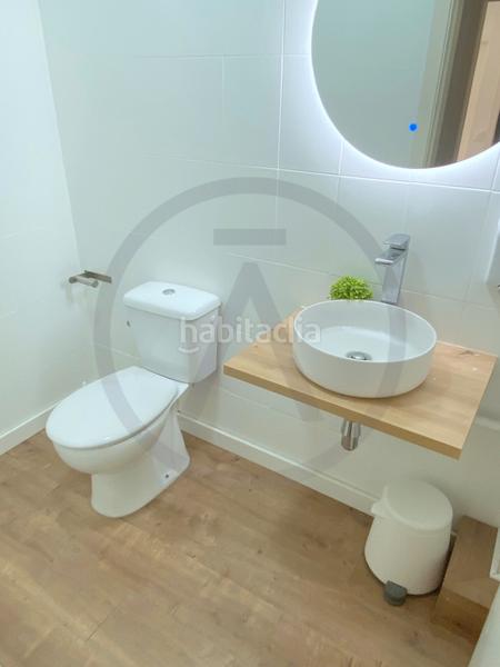 Foto d2f6b5b0-d97d-4355-a7d5-b2358906c91b. Location local commercial dans carrer de la cisterna 31 dans Terrassa