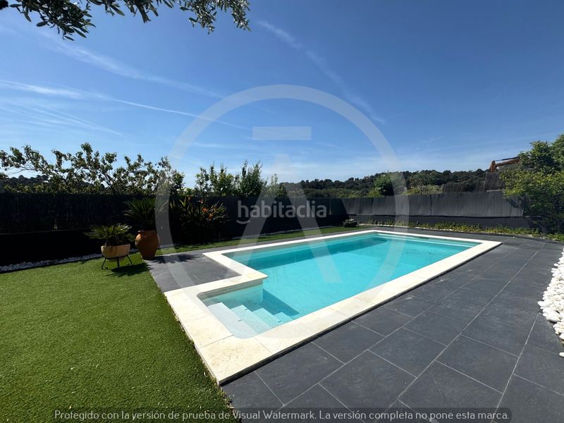 Foto 3fd1483c-aa84-4897-835e-e29884be08be. Casa amb calefacció aparcament piscina a Can Palet de Vista Alegre Terrassa