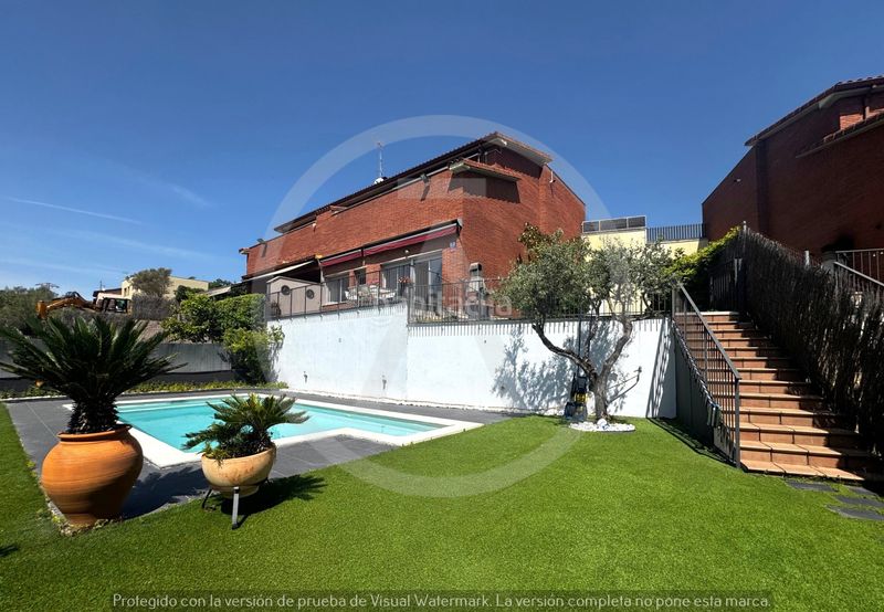 Foto a48a5e73-b406-4bcb-ac0e-d6c9fb585b74. Casa amb calefacció aparcament piscina a Can Palet de Vista Alegre Terrassa