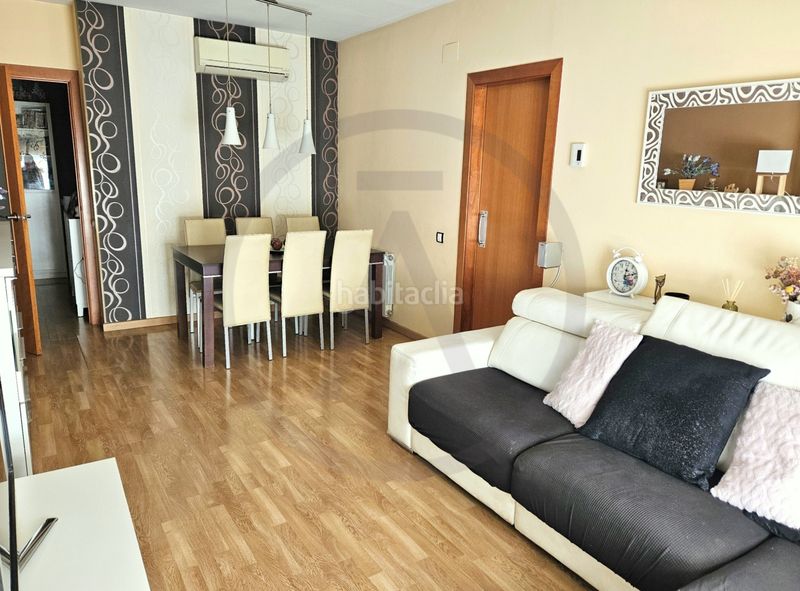 Foto 447ce9d6-b3e6-40c2-aa74-f23541aa535e. Pis amb calefacció aparcament a Can Rull Sabadell