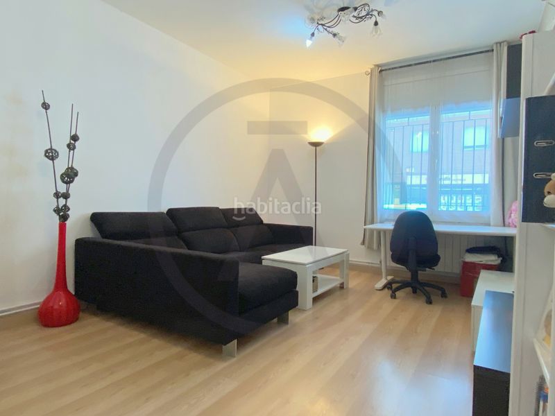 Foto 07507659-aa16-4511-9456-1b00767c8ebd. Planta baixa amb calefacció a Egara Terrassa