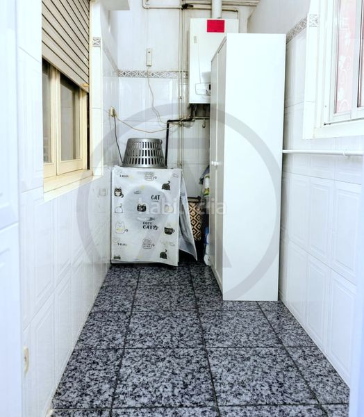 Foto 836efffd-3ce9-407e-a8b6-0d46849d7963. Planta baixa amb calefacció a Egara Terrassa