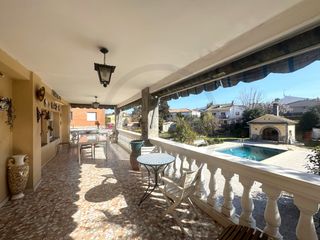 Maison  Carrer de l'hospitalet. Majestuosa casa con solar plano y piscina