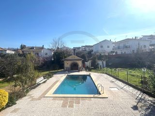 Casa  Carrer de l'hospitalet. Majestuosa casa con solar plano y piscina