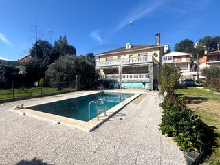 Maison  Carrer de l'hospitalet. Majestuosa casa con solar plano y piscina