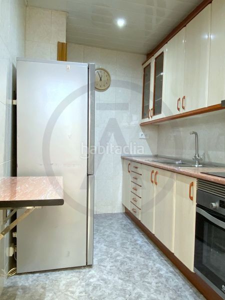 Casa  con amplio garaje, amplia buhardilla y terraza en Terrassa