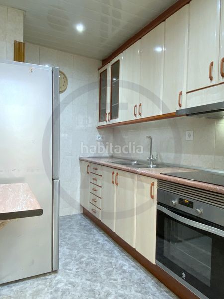 Casa  con amplio garaje, amplia buhardilla y terraza en Terrassa