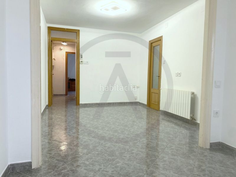 Casa  con amplio garaje, amplia buhardilla y terraza en Terrassa