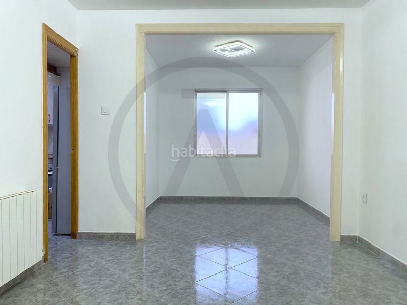 Casa  con amplio garaje, amplia buhardilla y terraza en Terrassa