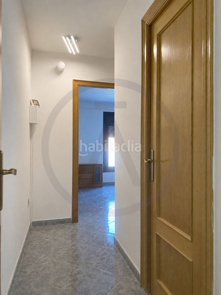 Casa  con amplio garaje, amplia buhardilla y terraza en Terrassa