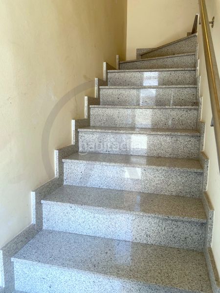 Casa  con amplio garaje, amplia buhardilla y terraza en Terrassa