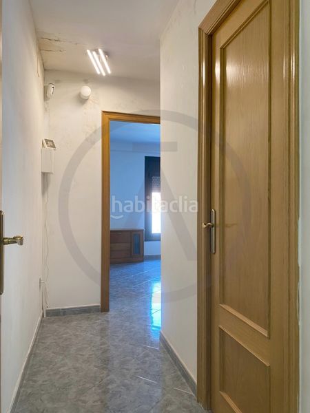 Casa  con amplio garaje, amplia buhardilla y terraza en Terrassa