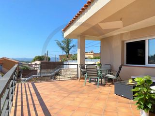 Chalet  Camí de can sanahuja. Cercana al centro y con  vistas impresionantes!