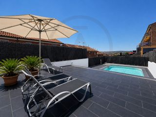 Rent Semi detached house in Caldes de Montbui. Exclusiva casa pareada esquinera con jardín y piscina privada