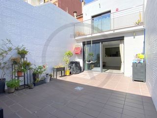 Casa adossada a Sant Pere Nord