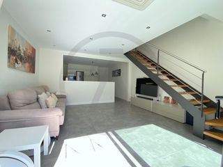 Casa adossada a Sant Pere Nord. Única en la zona!