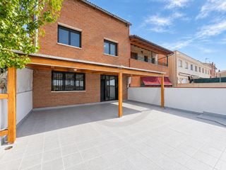 Maison jumelée à Viladecavalls. Amplitud, luz y espacios para toda la familia en can trias
