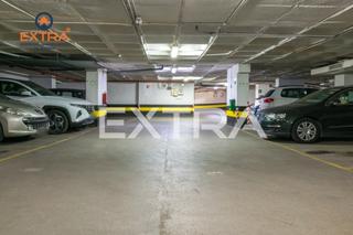 Parking voiture  Avenida burgos. Plaza de garaje con acceso directo desde ascensor en avenida de