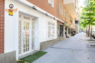 Local Comercial en Avenida General Perón