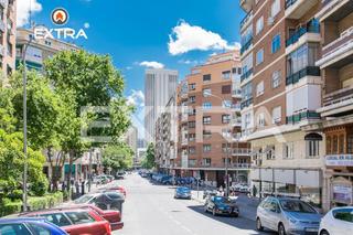 Piso  Calle reina mercedes. Nuda propiedad en calle  reina mercedes