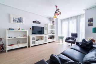 Lloguer Pis a Valdebebas - Valdefuentes. Piso de tres dormitorios y amueblado