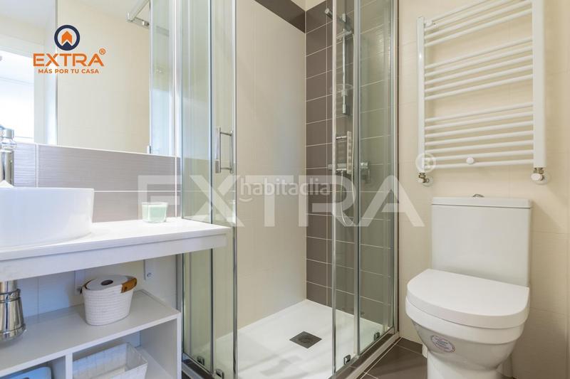 Foto a2ca336b-b5f4-4b86-99e3-63bf8dc3878f. Apartamento oportunidad, piso en finca del 2020, 1 dormitorio, terraza, ascensor, plaza de garaje y trastero en Madrid