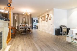 Appartement  Calle de arturo soria. Tres habitaciones, dos baños, reformado máximas calidades y pisc