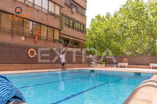Pis  Calle de arturo soria. Tres habitaciones, dos baños, reformado máximas calidades y pisc