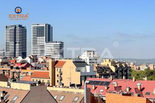 Duplex  Calle de pinos alta. Dúplex de 89m2, reformado, con 3 dormitorios dobles, doble orien