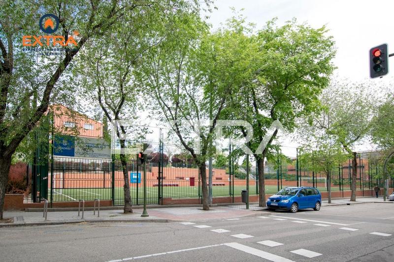 Foto c4f861cc-4105-4f04-bc15-ae6178483ee1. Planta baja loft en calle nieremberg, prosperidad. en Madrid