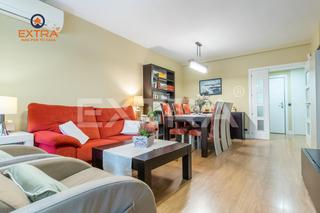 Pis  Calle de arturo soria. Reformado, terraza integrada, tres dormitorios, dos baños  aseo,