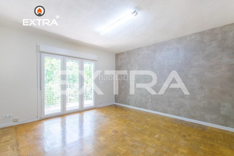 Foto 326f2cee-5085-4fc0-9ab2-4fed6f8a71b7. Flat with heating parking in San Juan Bautista Madrid