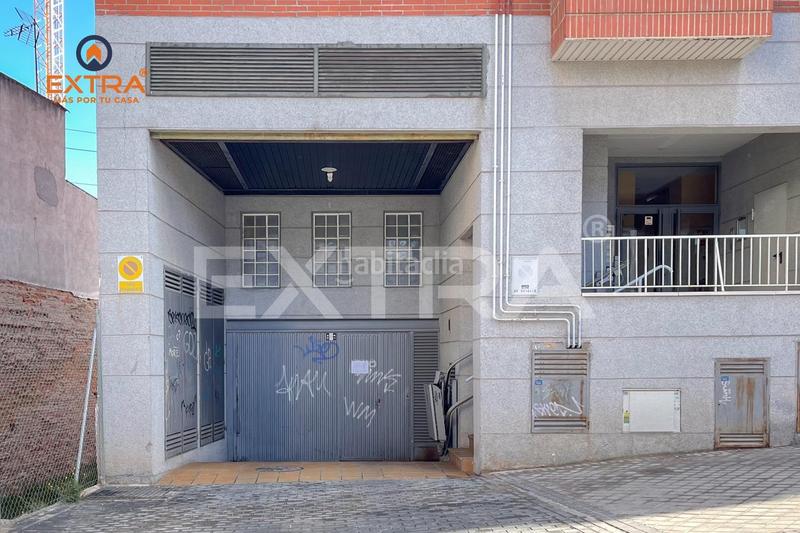 Foto f39f0232-8521-4dc1-8f31-7a6d4e46915a. Parking coche plaza de garaje para coche mediano en Madrid
