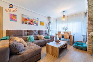 Pis  Urbanizacion de la cerca. Piso de 3 dormitorios, 2 baños, salón con chimenea para entrar a