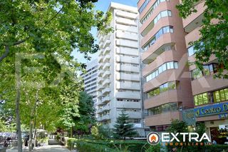 Alquiler Piso  Calle sor angela de la cruz. Piso sin amueblar de 5 dormitorios, garaje doble y trastero en s