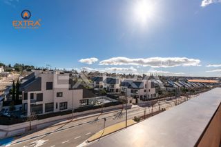 Penthouse  Calle de maría blanchard. Ático en perfecto estado de 4 dormitorios y 2 baños con espectac