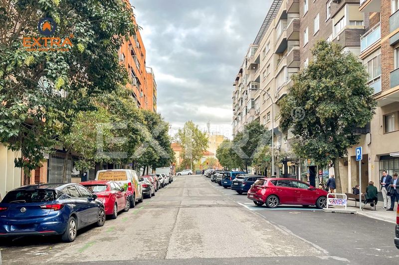 Foto 0f8af5d9-92e8-40ca-b05f-b05504bdd5eb. Pis a Ciudad Jardín Madrid