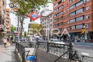 Dúplex  Calle de berruguete. Bajo dúplex de 101m2, con 3 dormitorios, baño con jacuzzi, tende