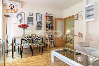 Duplex  Calle de berruguete. Bajo dúplex de 101m2, con 3 dormitorios dobles, baño con jacuzzi