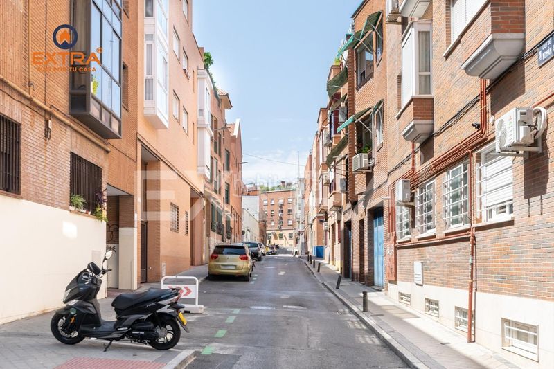 Foto d0b30bf7-80d4-44c6-b7e0-46c6e36b67ff. Dúplex amb calefacció a Berruguete Madrid