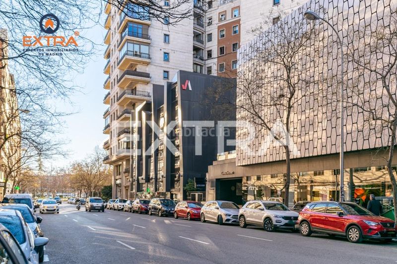 Foto da6fd0b7-736e-4ade-8b69-1dc5cddd7f8d. Aparcament cotxe a El Viso Madrid
